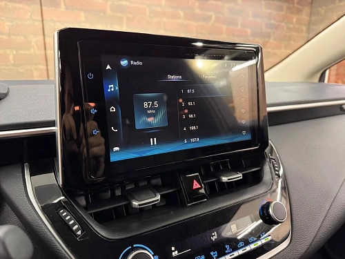 Toyota Corolla, 2022г, передний привод, вариатор