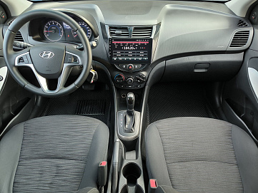 Hyundai Solaris, 2015г, передний привод, автомат