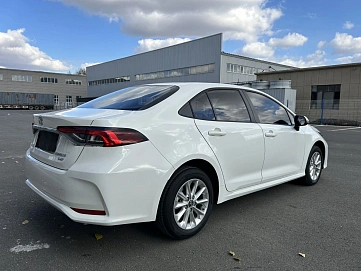 Toyota Corolla, 2022г, передний привод, вариатор