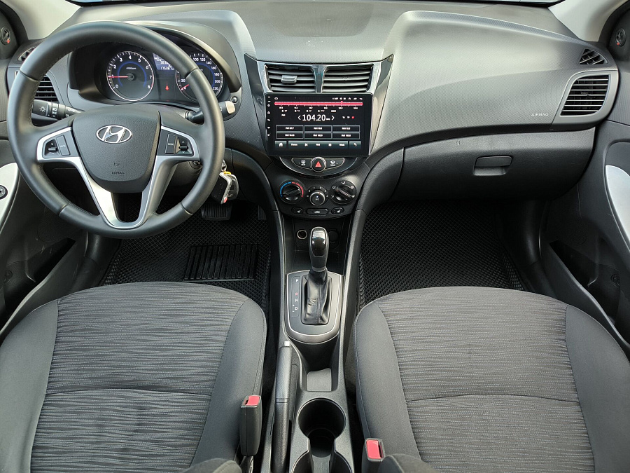 Hyundai Solaris, 2015г., передний привод, автомат