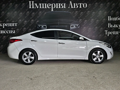 Hyundai Avante, 2011г, передний привод, автомат