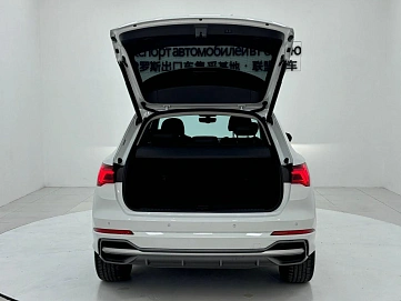 Audi Q3, 2022г, передний привод, робот