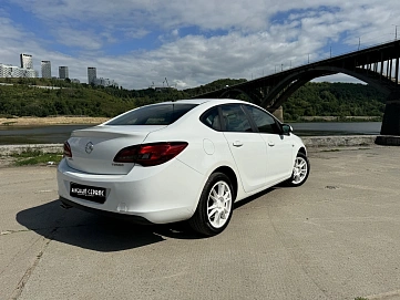 Opel Astra, 2013г, передний привод, автомат
