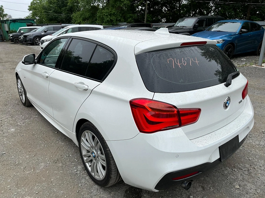 BMW 1 серии, 2017г., задний привод, автомат