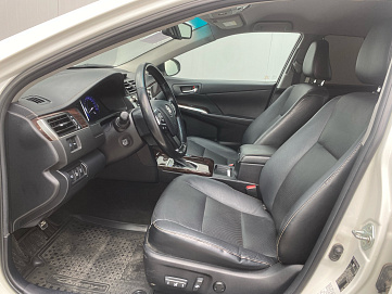 Toyota Camry, 2017г, передний привод, автомат