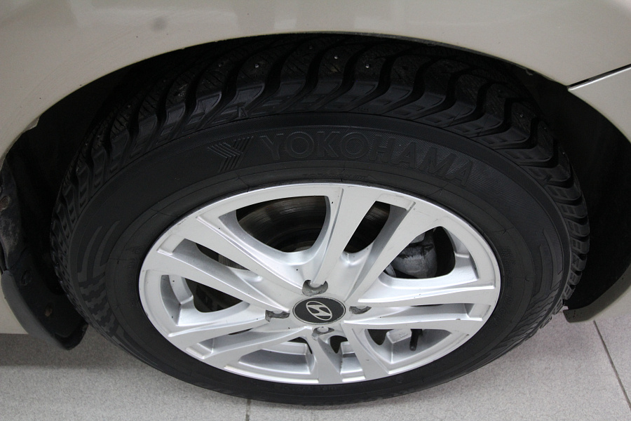 Hyundai Solaris, 2011г., передний привод, автомат