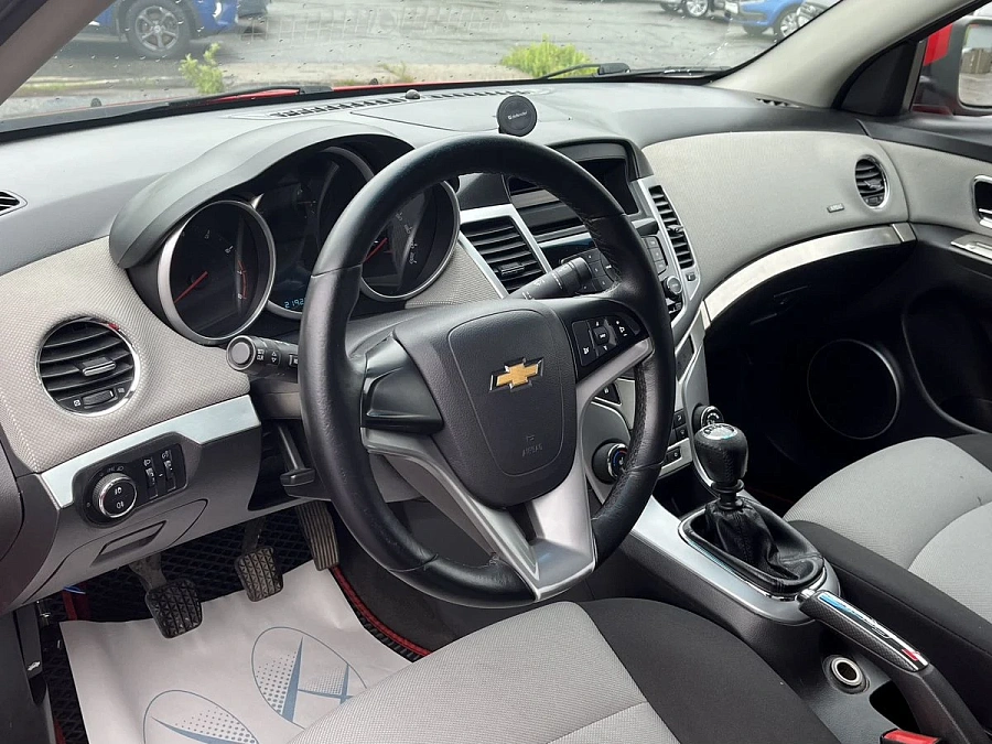 Chevrolet Cruze, 2012г., передний привод, механика