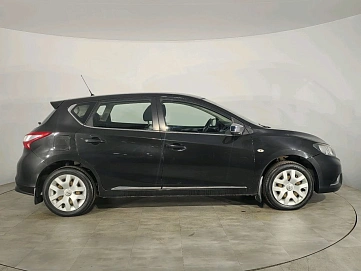 Nissan Tiida, 2015г., передний привод, механика