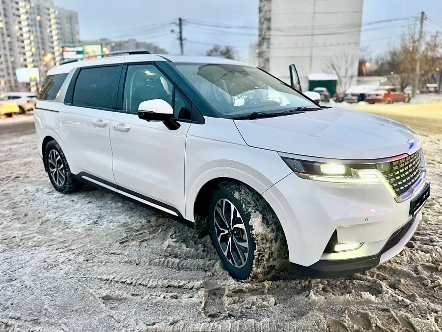 Kia Carnival, 2022г., передний привод, автомат