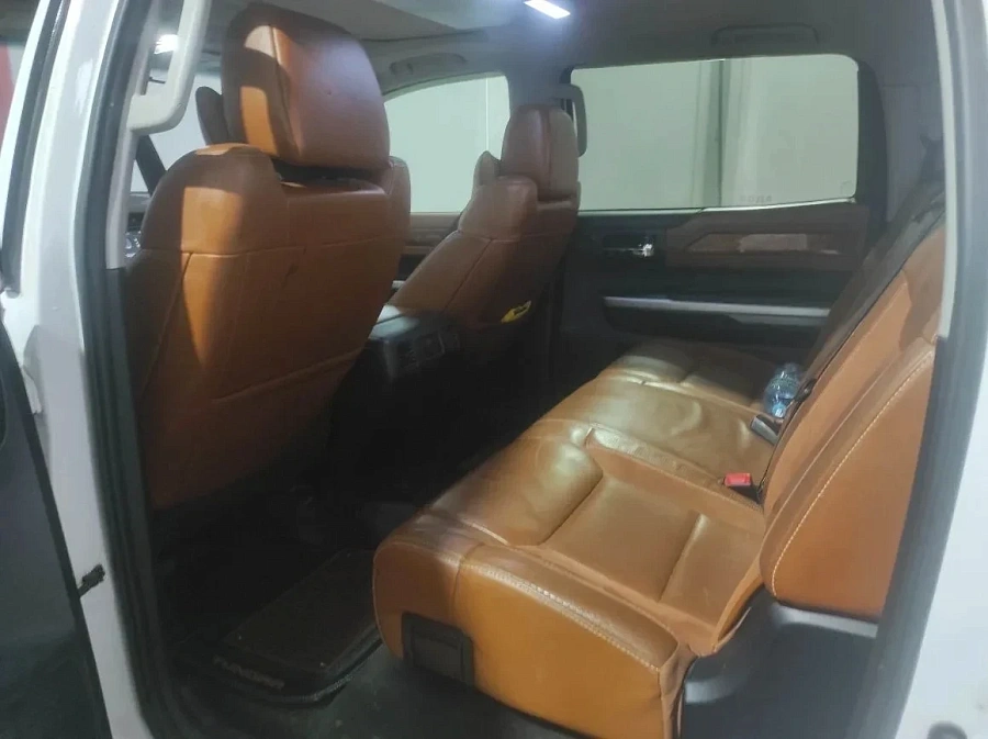 Toyota Tundra, 2016г., полный привод, автомат