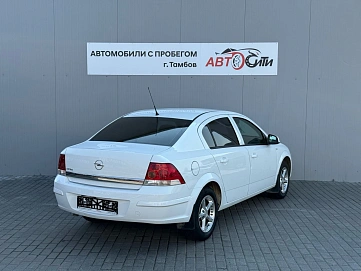 Opel Astra, 2012г, передний привод, механика