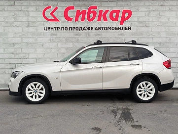 BMW X1, 2011г, задний привод, автомат