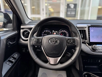 Toyota RAV4, 2017г, полный привод, вариатор