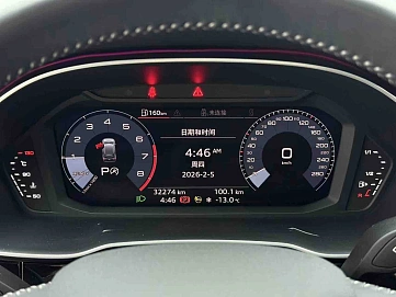 Audi Q3, 2021г, передний привод, робот