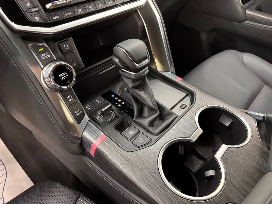 Toyota Land Cruiser, 2025г., полный привод, автомат