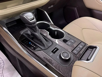Toyota Highlander, 2025г, полный привод, автомат