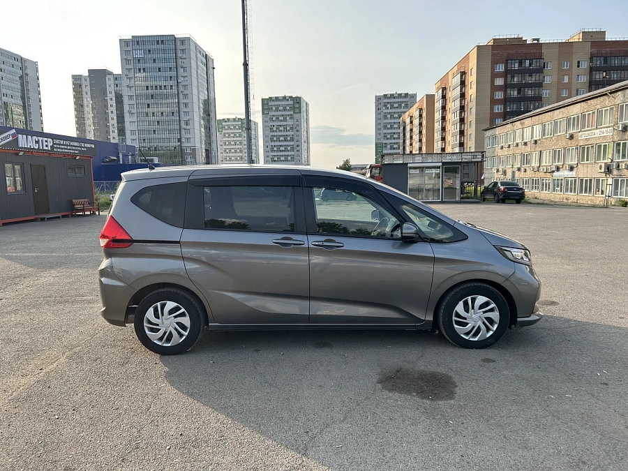 Honda Freed, 2021г., передний привод, вариатор