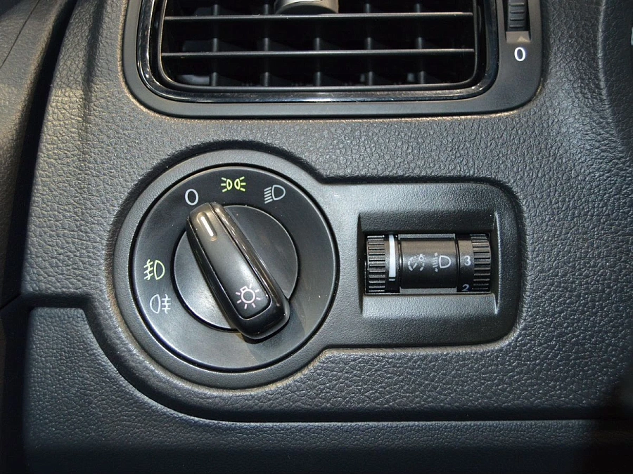 Volkswagen Polo, 2012г., передний привод, робот