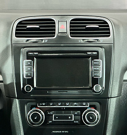 Volkswagen Golf, 2010г, передний привод, робот