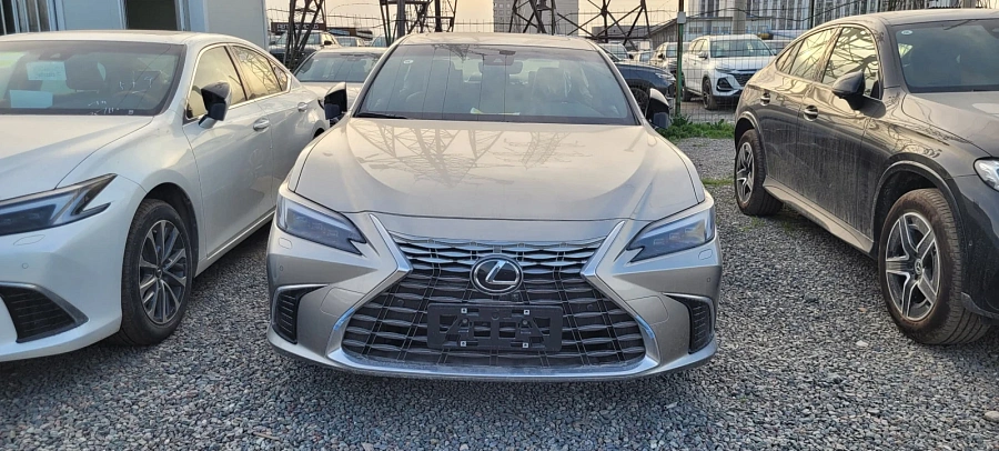 Lexus ES, 2025г., передний привод, вариатор