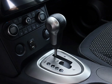 Nissan Qashqai, 2009г, передний привод, вариатор