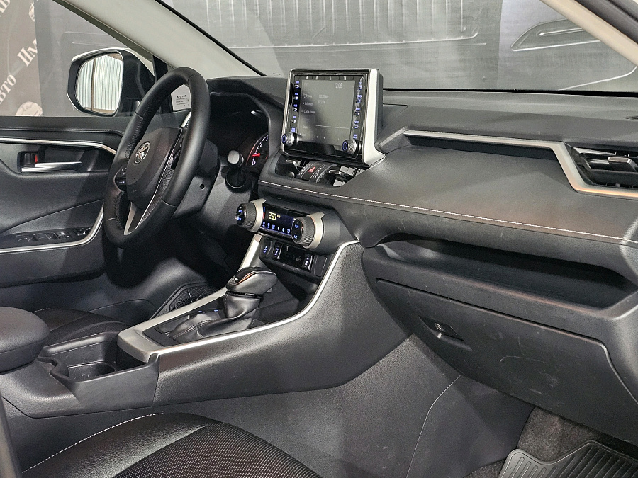 Toyota RAV4, 2019г., передний привод, вариатор