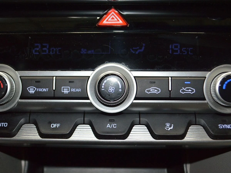 Hyundai Elantra, 2020г., передний привод, механика