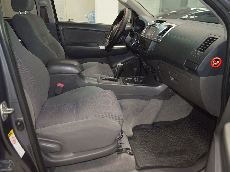 Toyota Hilux, 2012г., полный привод, автомат