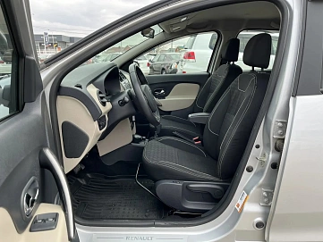 Renault Logan, 2015г, передний привод, автомат