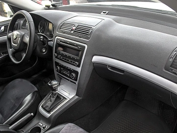 Skoda Octavia, 2011г, передний привод, робот