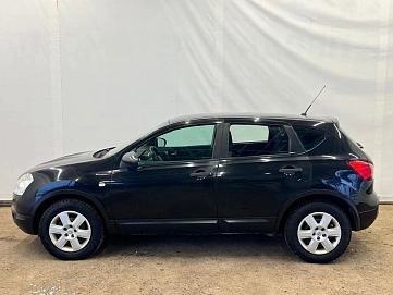 Nissan Qashqai, 2009г, передний привод, механика