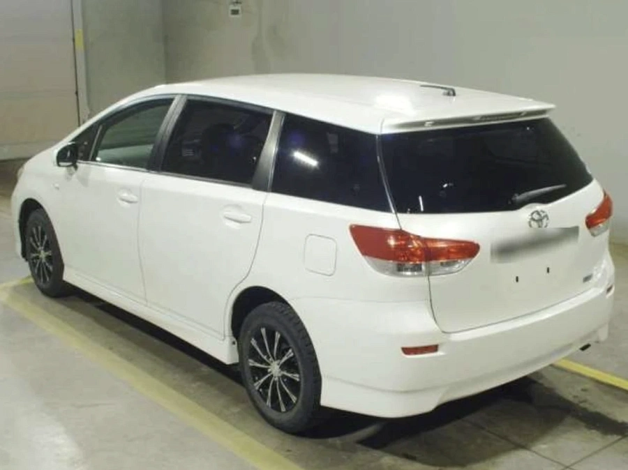 Toyota Wish, 2010г., передний привод, вариатор