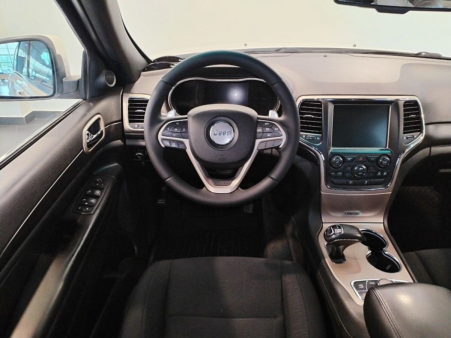 Jeep Grand Cherokee, 2013г., передний привод, автомат