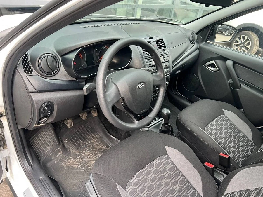 Lada (ВАЗ) Granta, 2023г., передний привод, механика