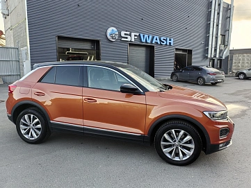 Volkswagen T-Roc, 2018г, полный привод, робот