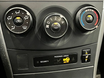 Toyota Corolla, 2010г, передний привод, механика