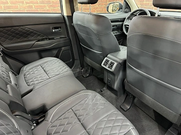 Mitsubishi Outlander, 2022г, передний привод, вариатор