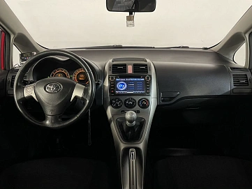 Toyota Auris, 2007г., передний привод, механика