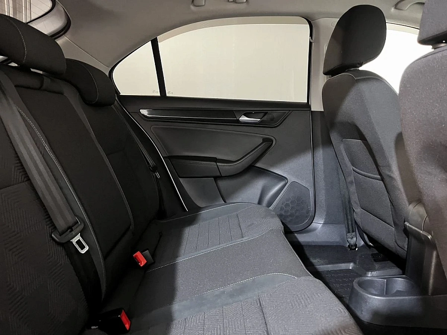 Volkswagen Polo, 2020г., передний привод, механика