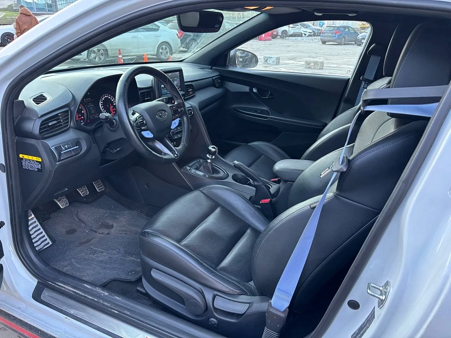 Hyundai Veloster, 2019г., передний привод, механика