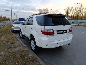 Toyota Fortuner, 2011г, полный привод, автомат