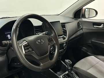 Hyundai Solaris, 2021г, передний привод, автомат