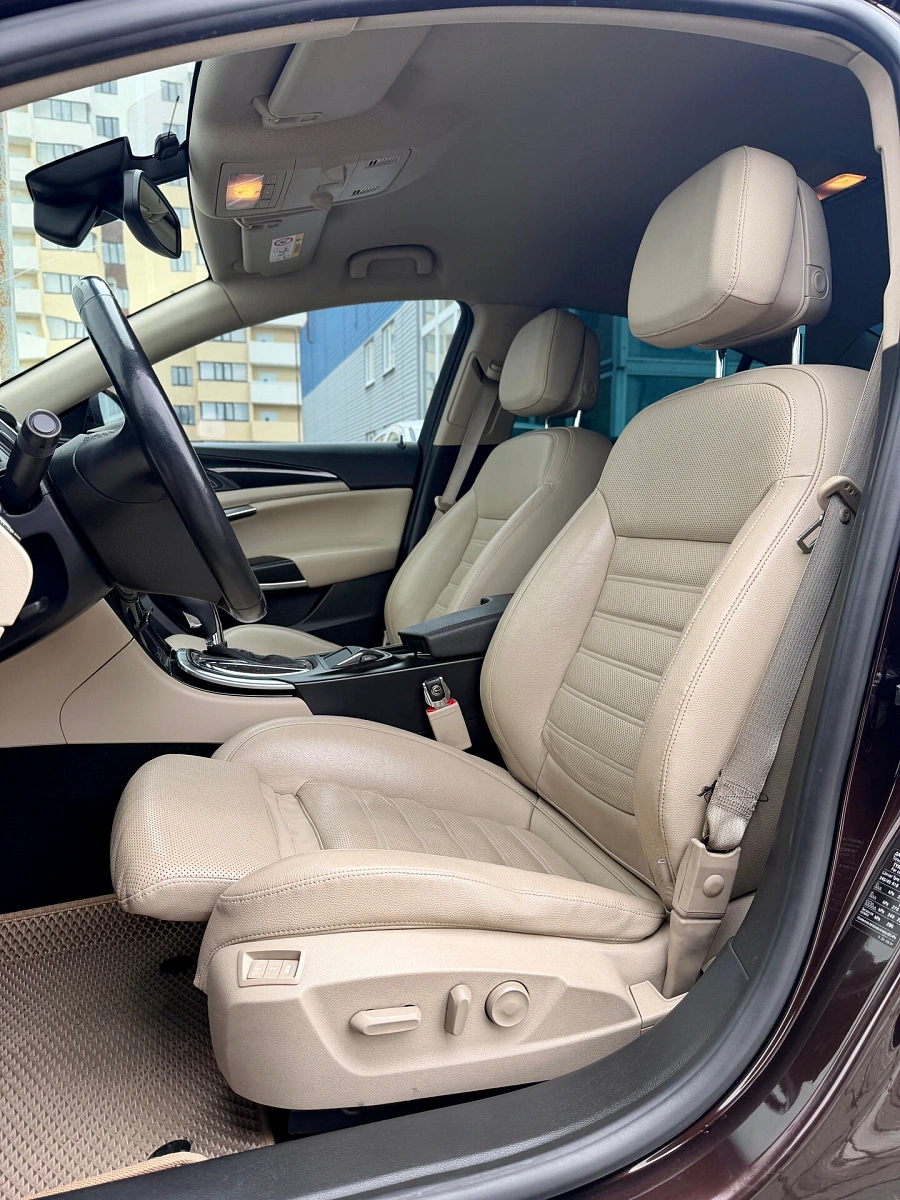 Opel Insignia, 2014г., передний привод, автомат