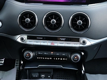 Kia Stinger, 2023г, полный привод, автомат