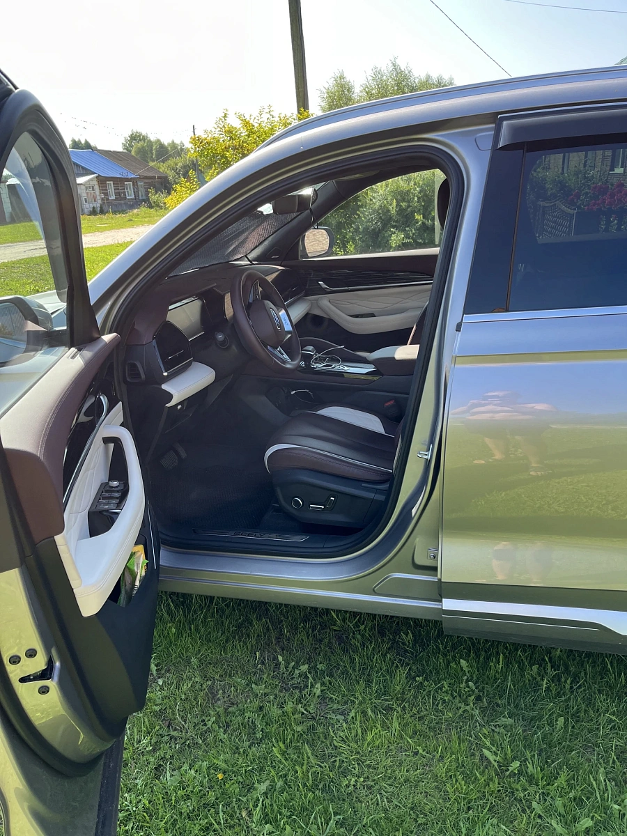 Geely Monjaro, 2023г., передний привод, автомат