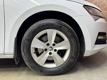 Skoda Superb, 2022г, передний привод, робот