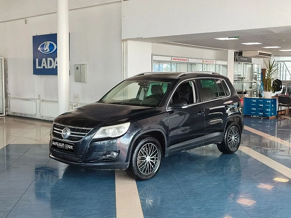 Volkswagen Tiguan, 2011г., полный привод, автомат