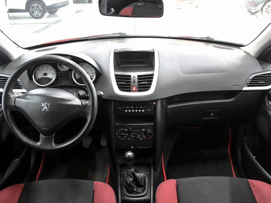 Peugeot 207, 2007г., передний привод, механика