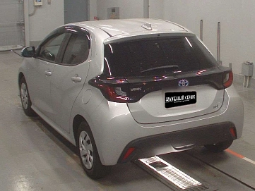 Toyota Yaris, 2021г, передний привод, вариатор