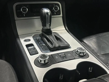 Volkswagen Touareg, 2011г, полный привод, автомат